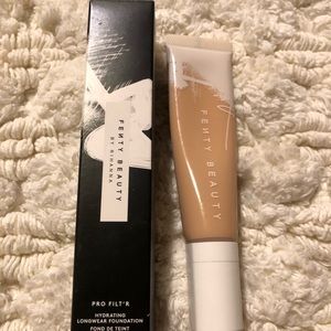 Fenty Beauty Hydrating Longwear Foundation 230